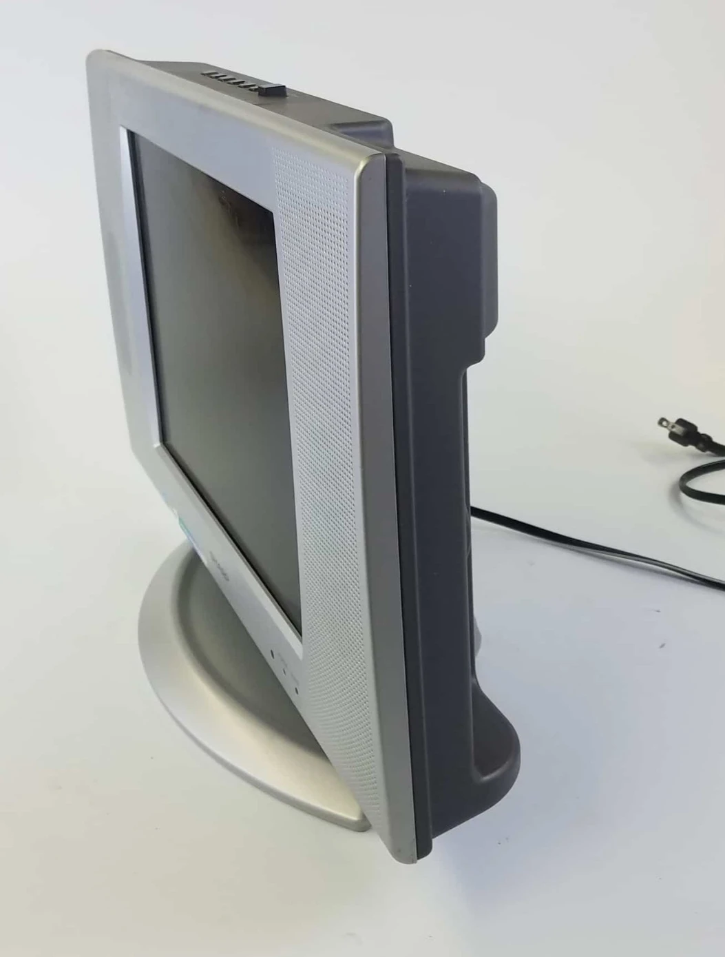Vintage Sharp 10-inch Liquid Crystal Gaming TV - photo 4
