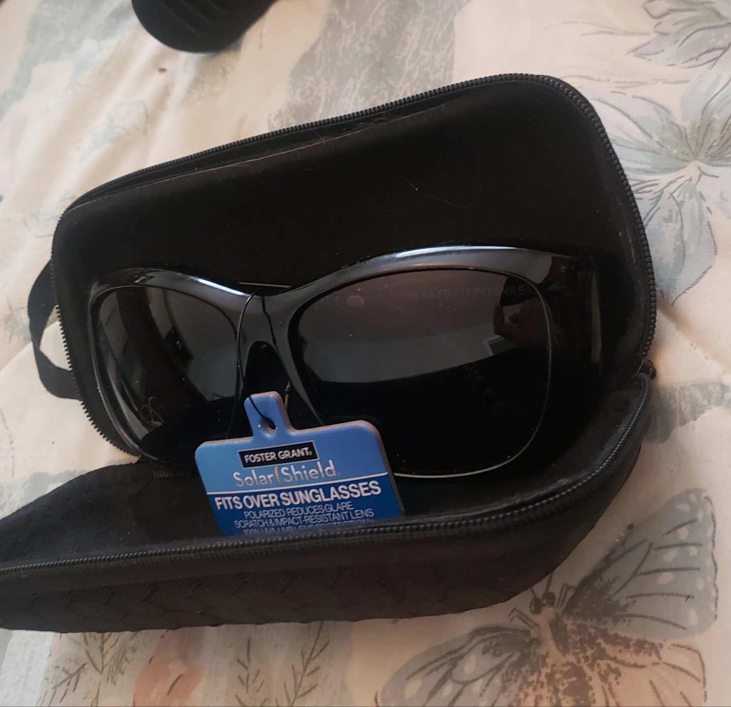 Foster Grant Solar Shield Sunglasses with Case - photo 2