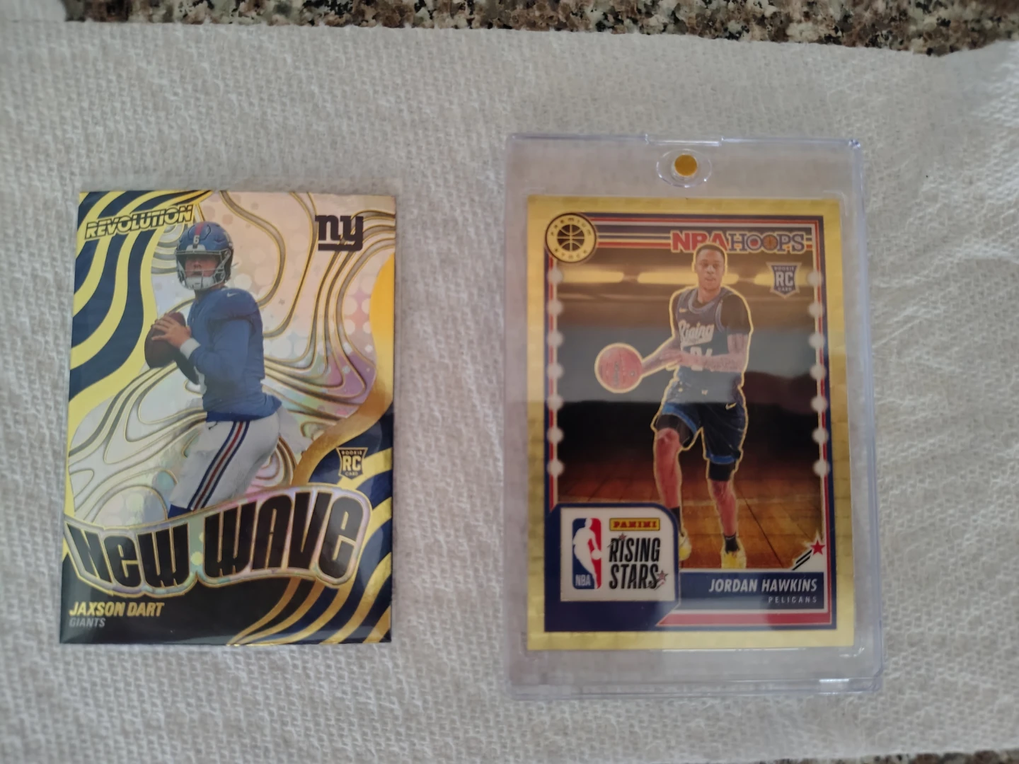 1 of 1 GOLD VINYL!!! Panini Jordan Hawkins NBA Rising Stars Card - photo 3