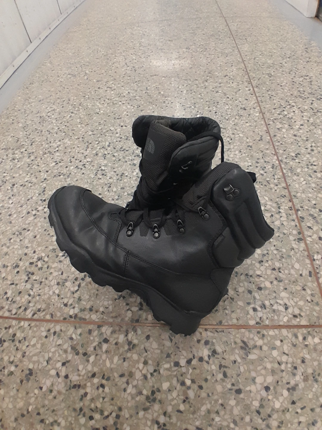 The North Face Black Insulated Winter Boots Size 9 - photo 2