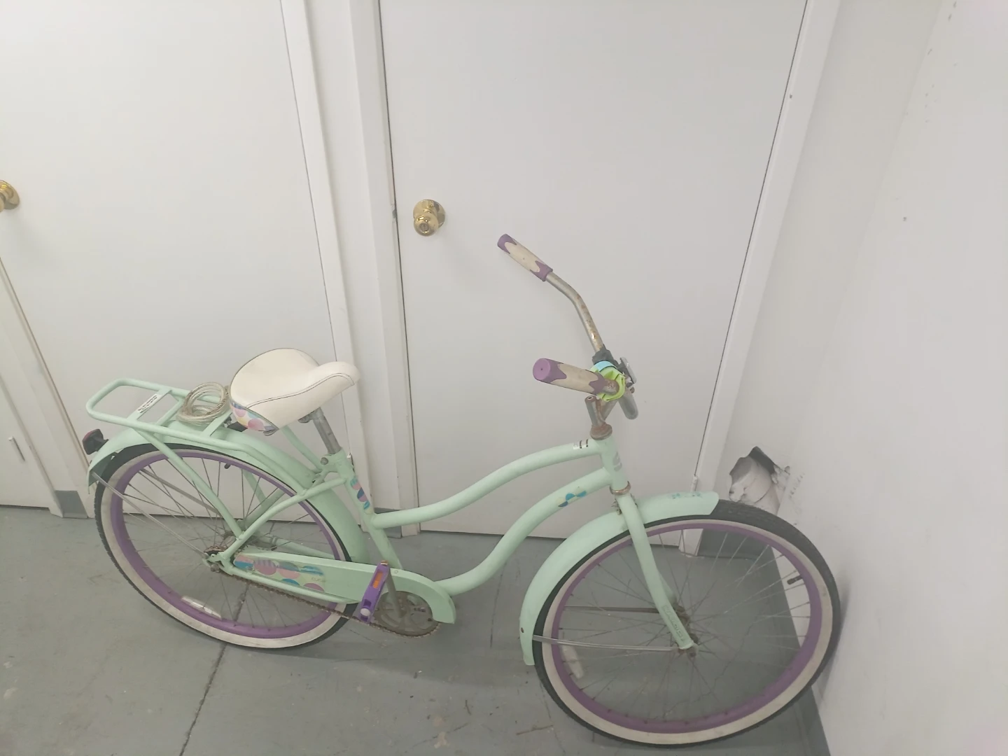 Mint Green Cruiser Bicycle - photo 2