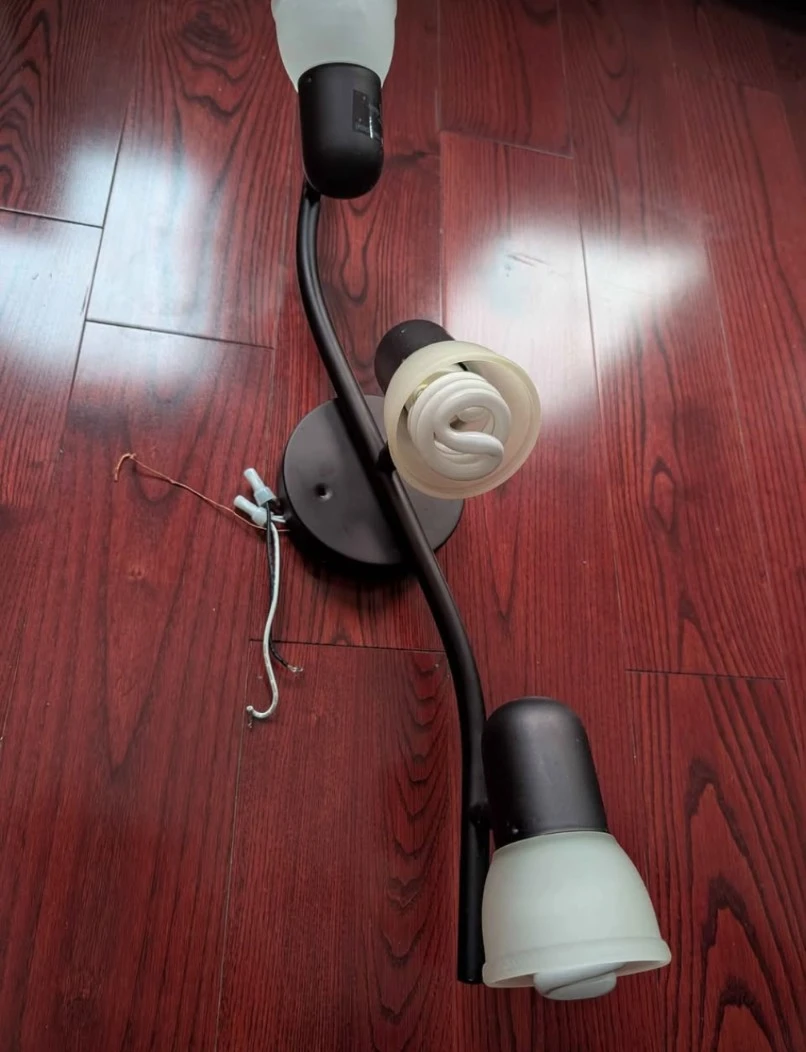 3-Light Track Light Fixture - photo 2