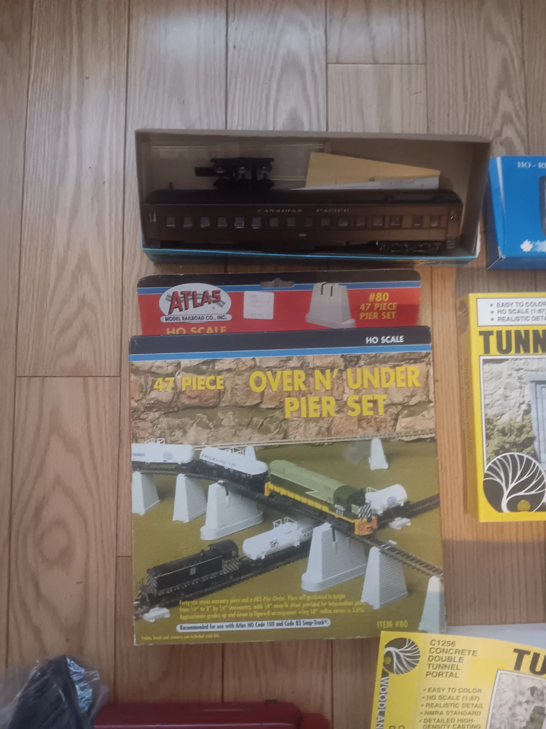 HO Scale Model Train Lot - Atlas, Woodland Scenics, CN, CP Rail - photo 3