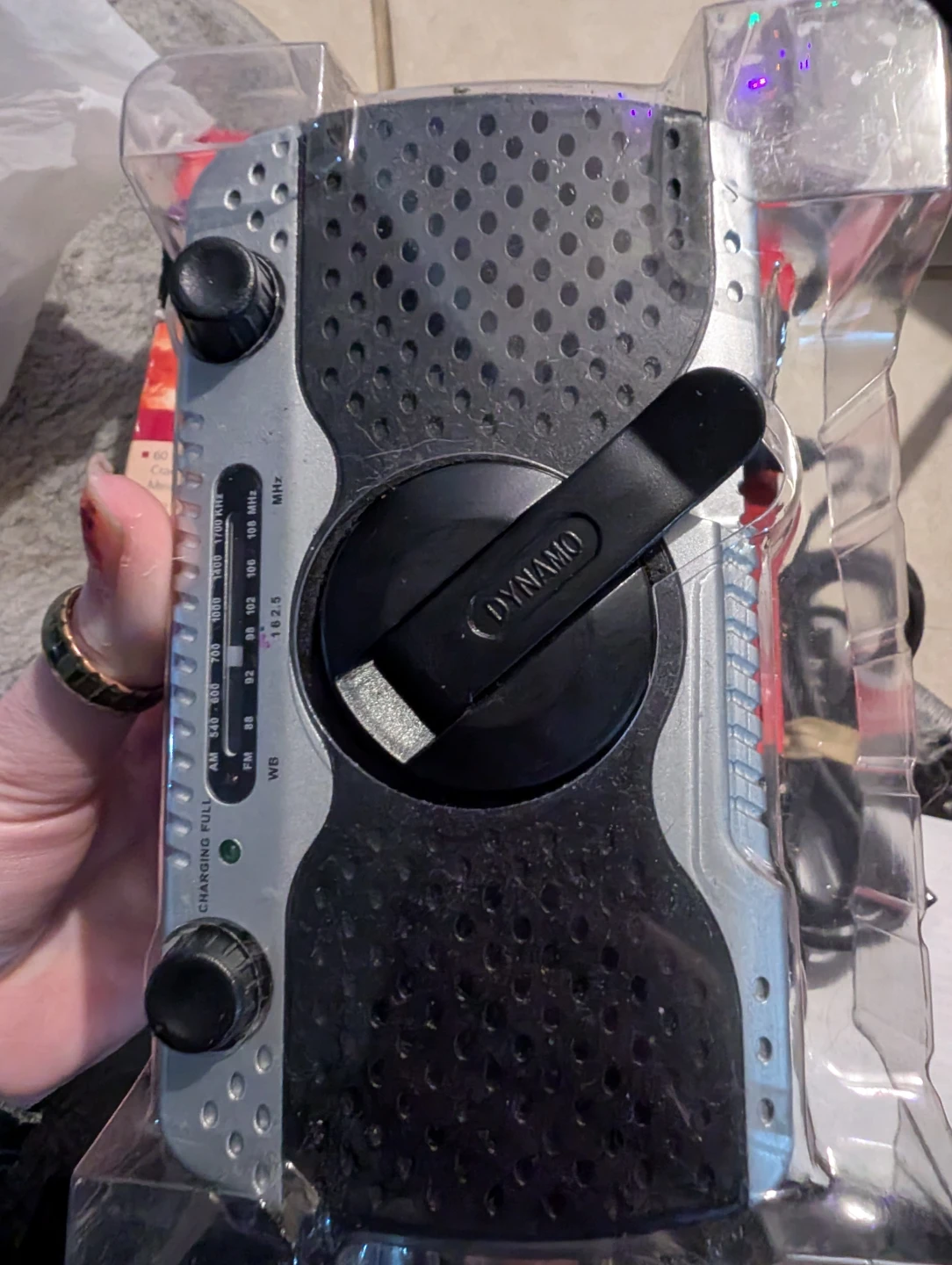 Crank Radio AM/FM/WB - photo 3