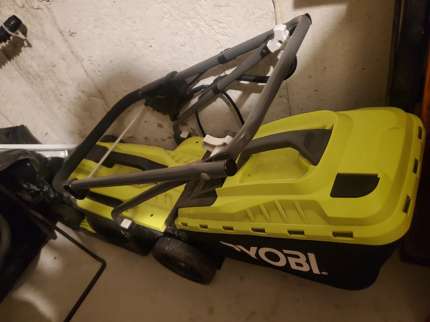 Ryobi 13 in. Electric Lawn Mower RYAC130