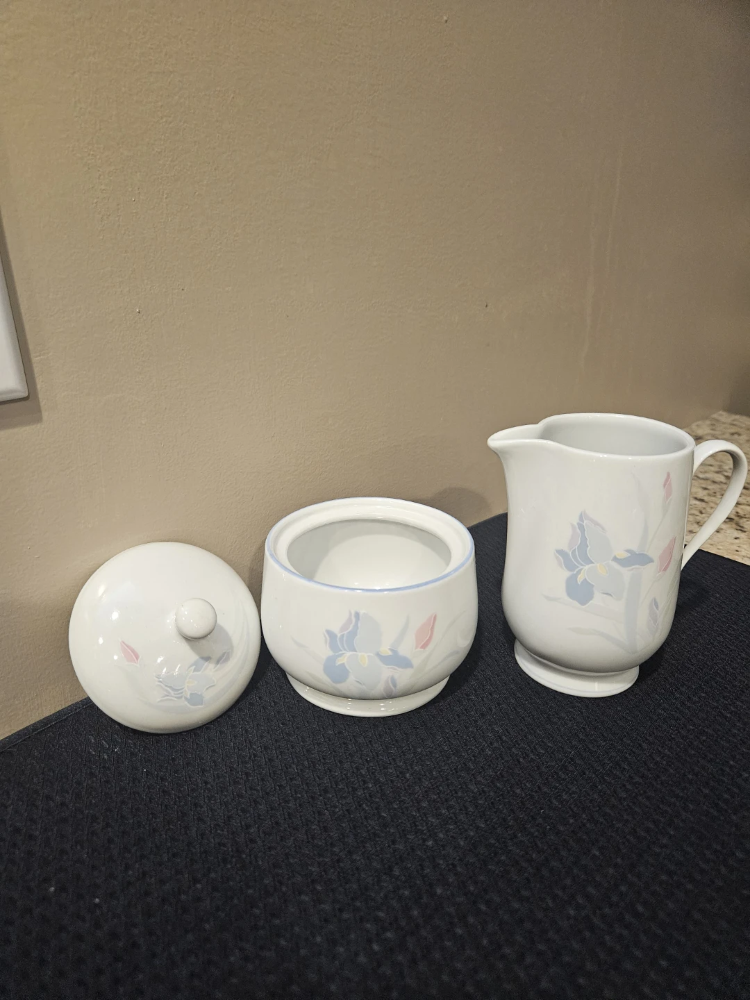 White Sugar Bowl and Creamer Set with Iris Design - photo 2
