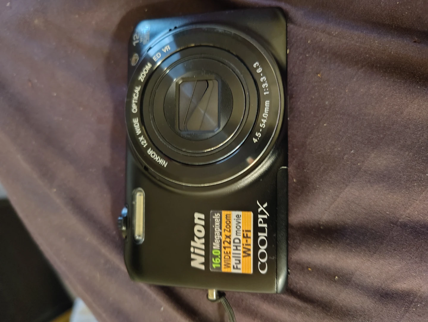 Nikon COOLPIX 16.0 Megapixels Wide 12x Zoom Digital Camera