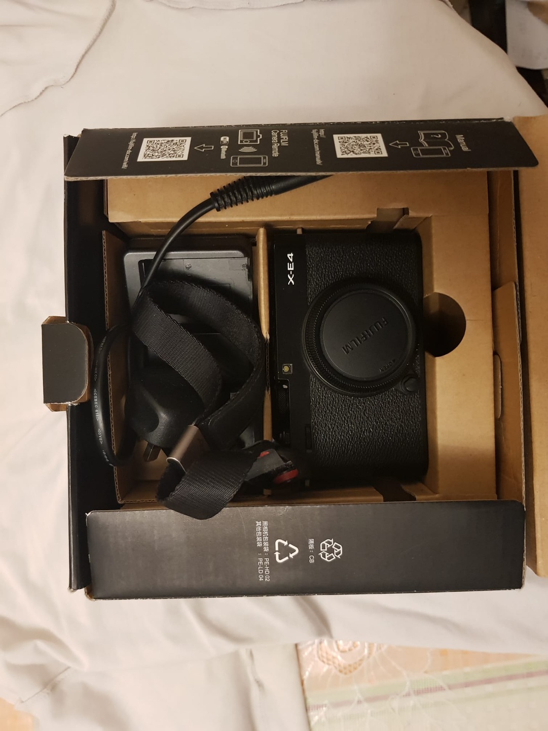 Fujifilm X-E4 Mirrorless Digital Camera - photo 3