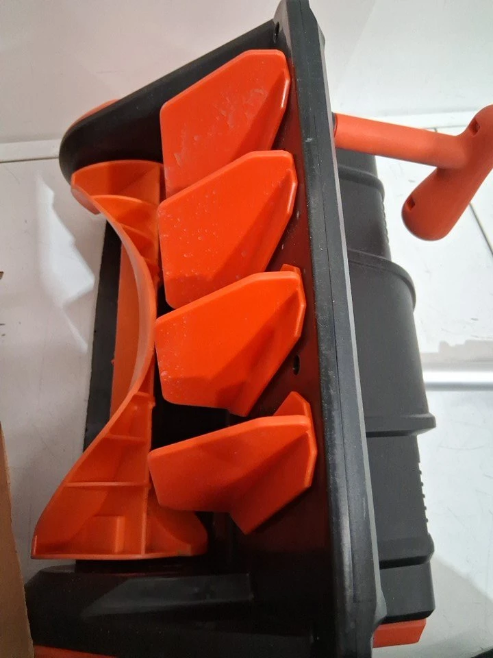 Cordless Snow Shovel, 24V | 13-Inch | 4-Ah Cordless Snow Blower - photo 4