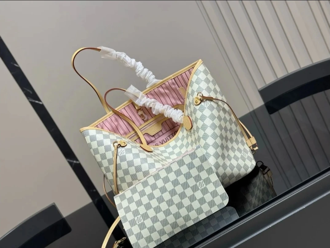 Louis Vuitton Neverfull MM Tote Bag