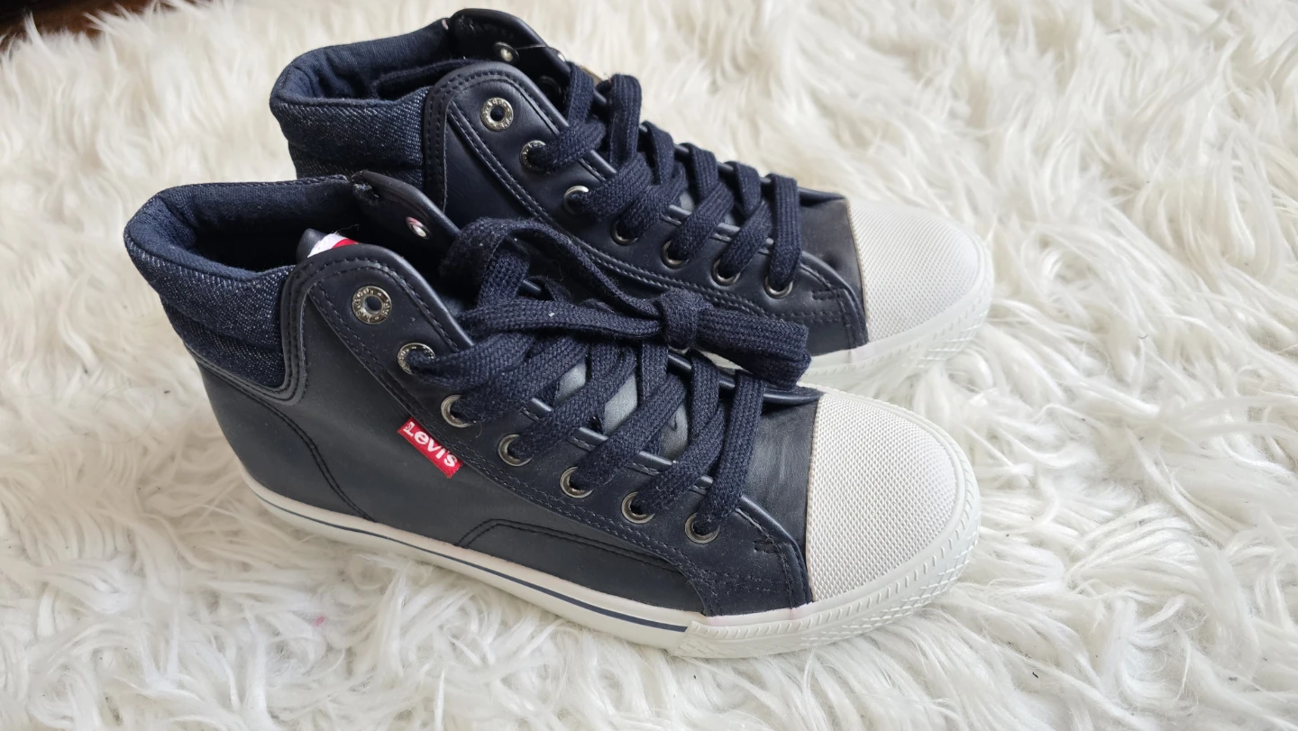 NEW Levi's Navy High-Top Sneakers Size 6 Youth