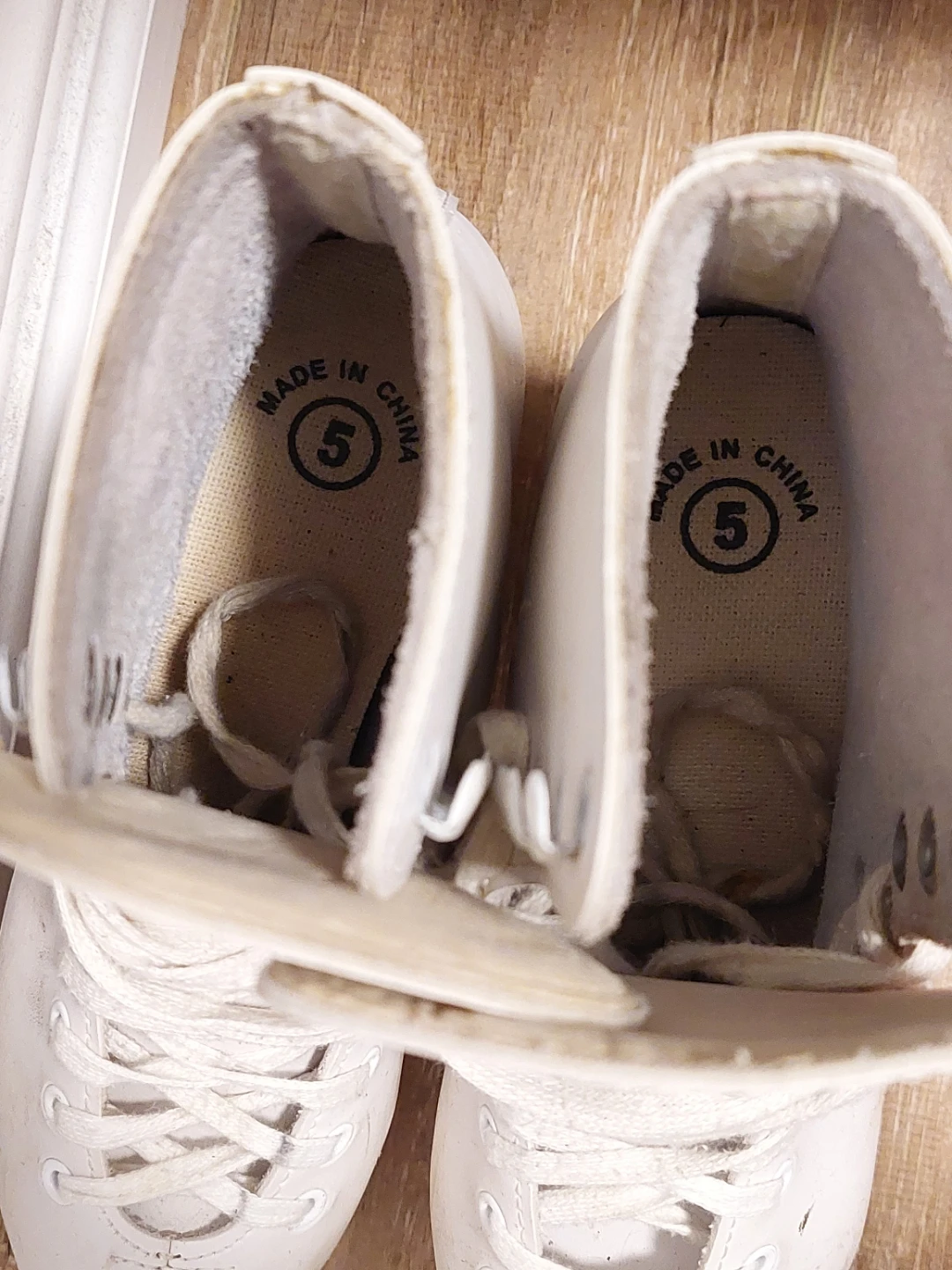 ccm women Figure Skates Size 5 - photo 3