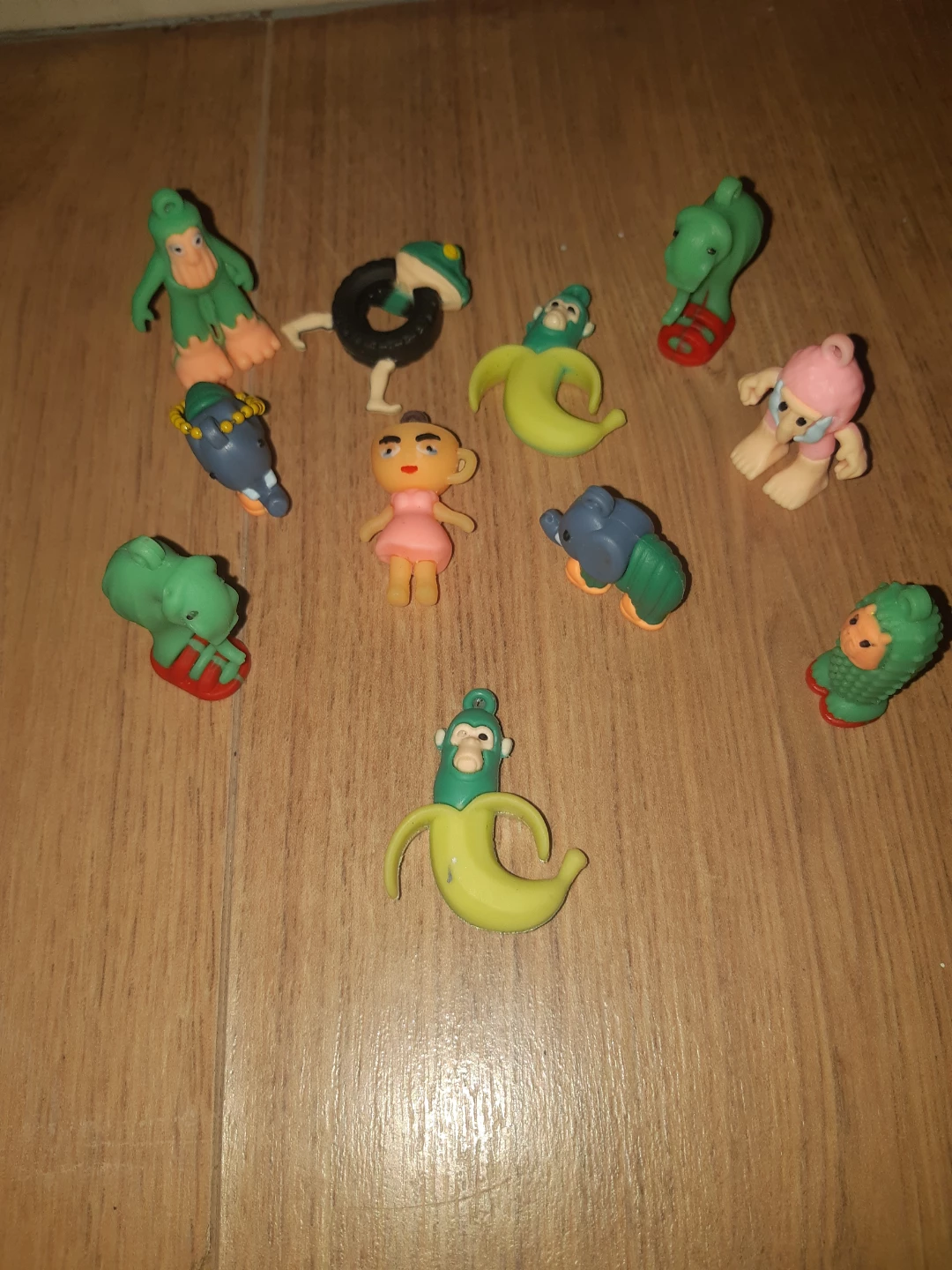 Collection of 10 Small Figurines - photo 2