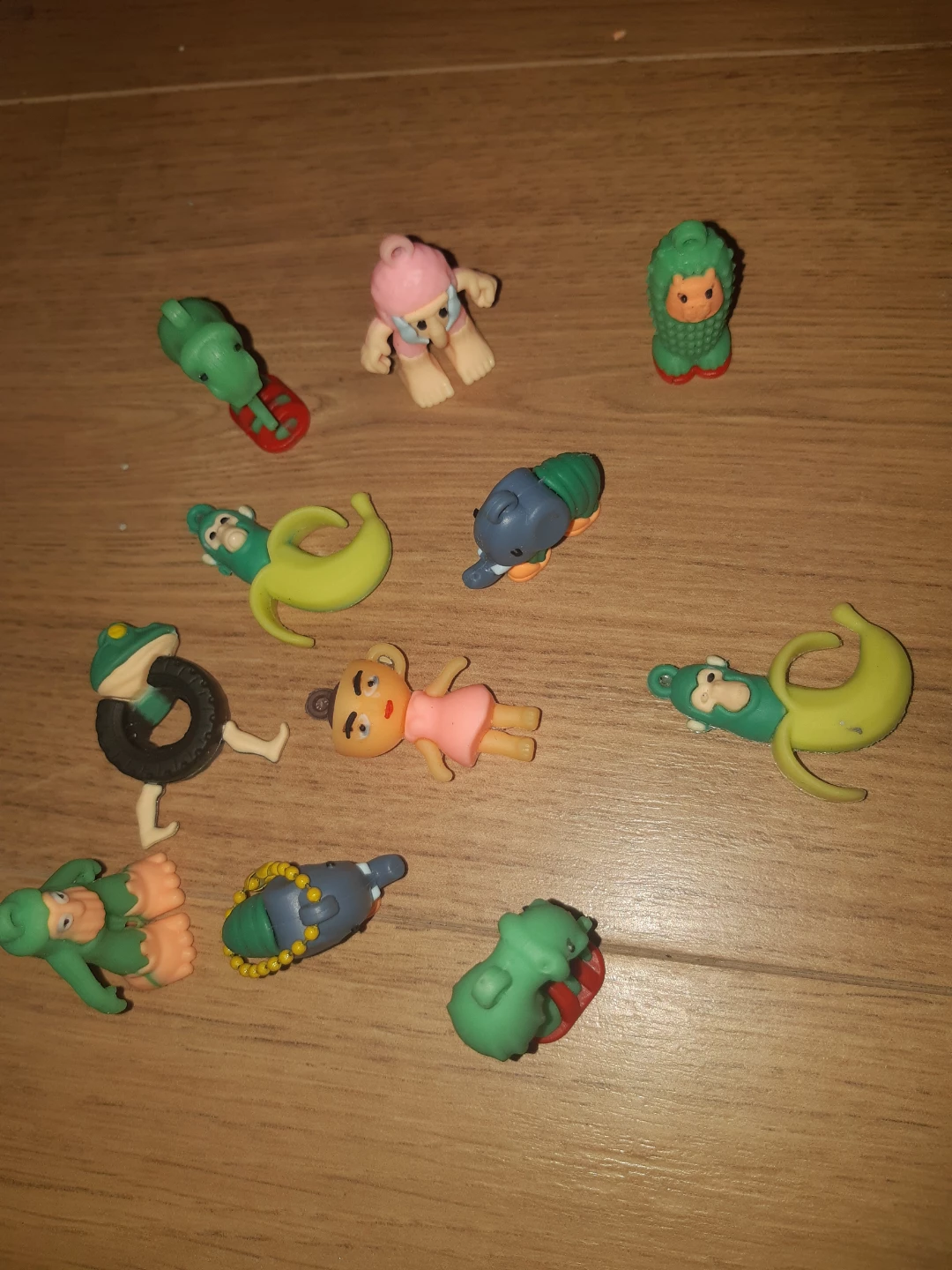 Collection of 10 Small Figurines - photo 4