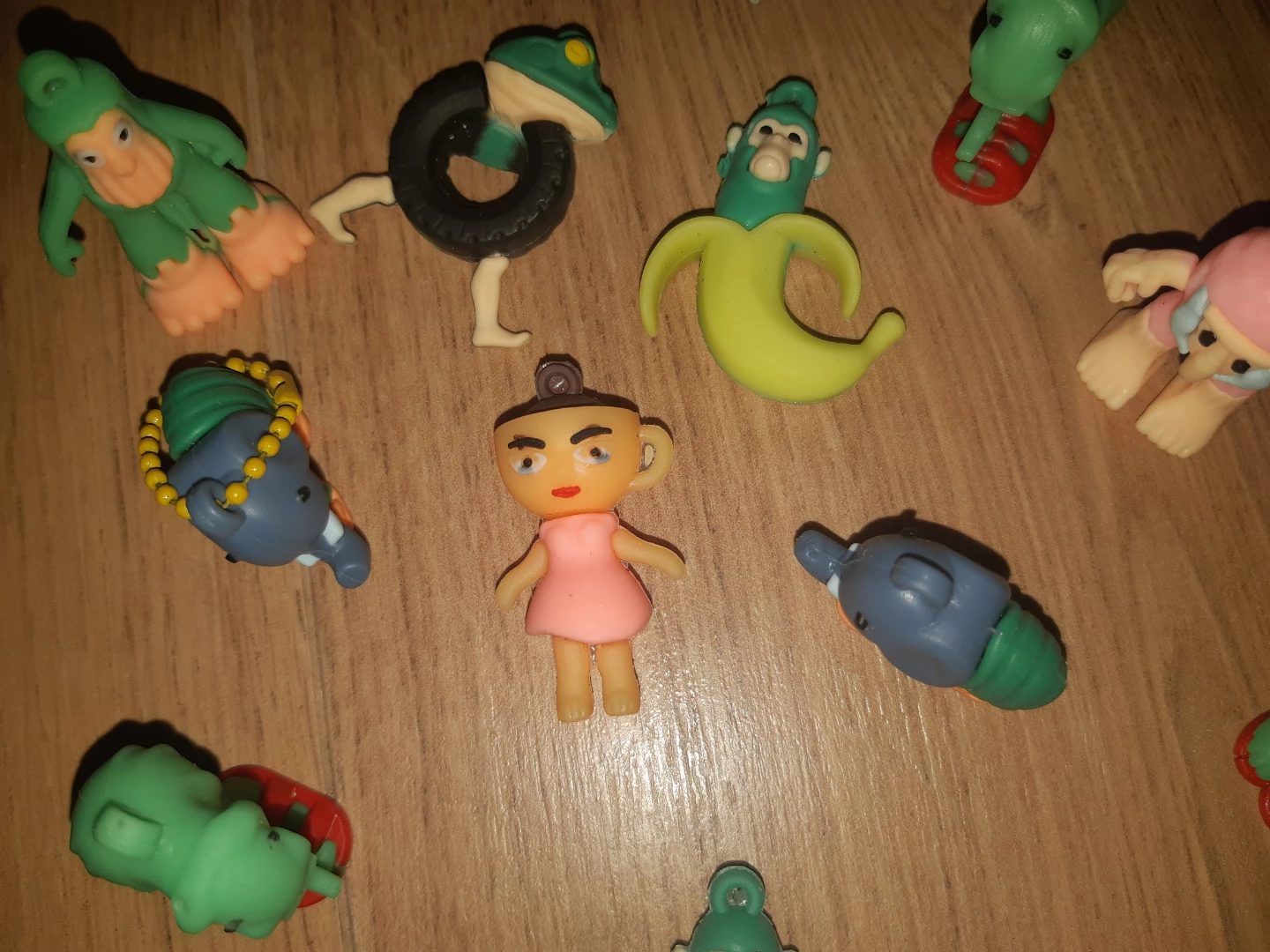 Collection of 10 Small Figurines - photo 5