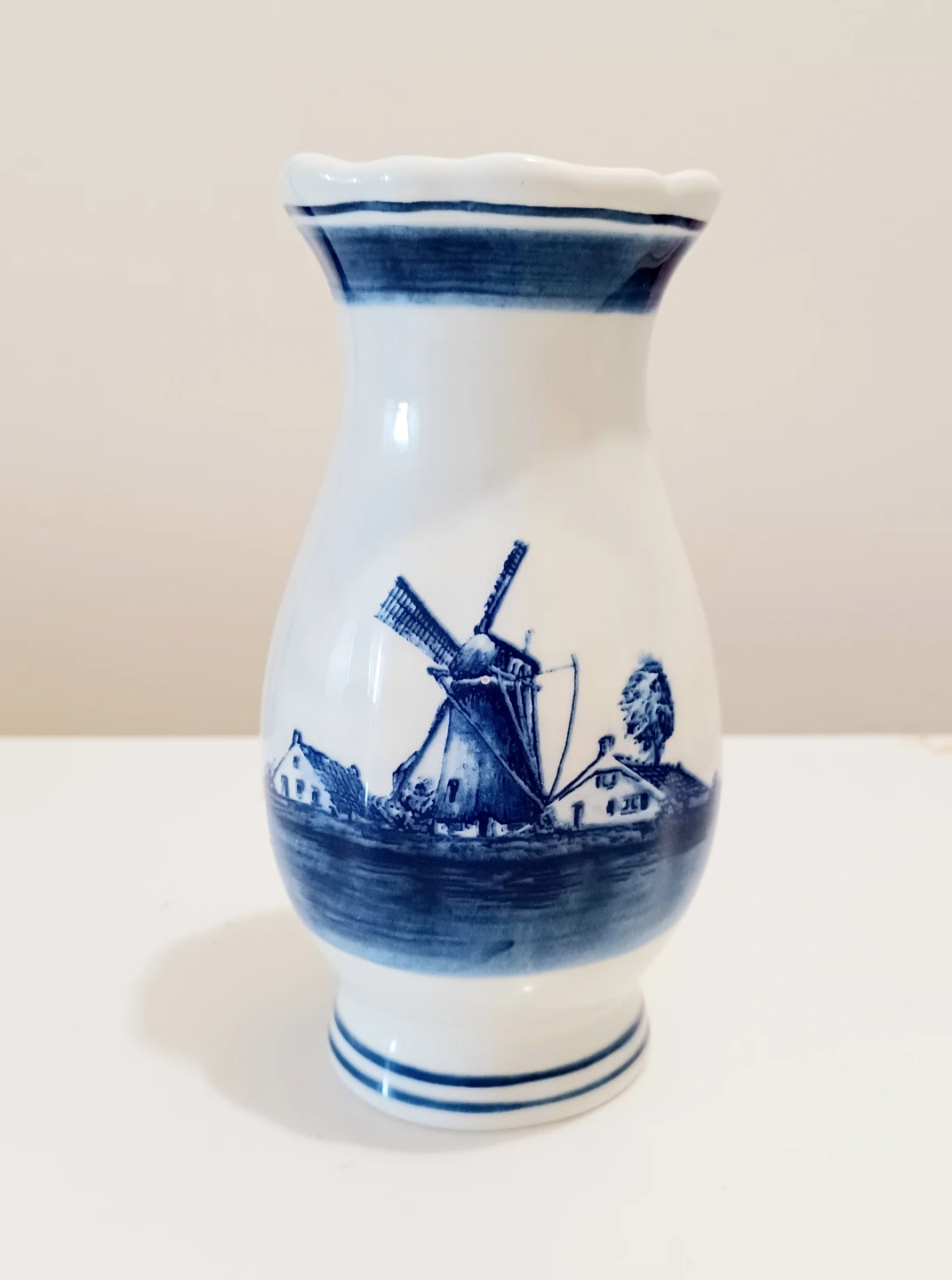 Vtg Montagne Delft Vase