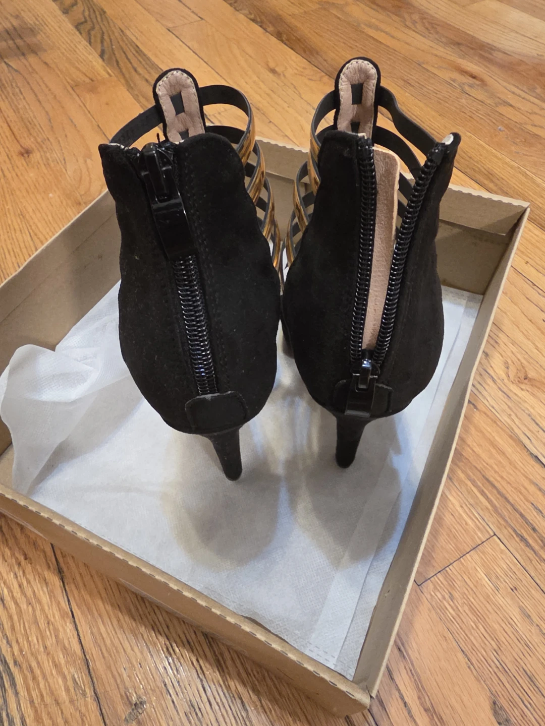 Black Strappy Heels with Gold Accents - Size 36/US size 6 - photo 3