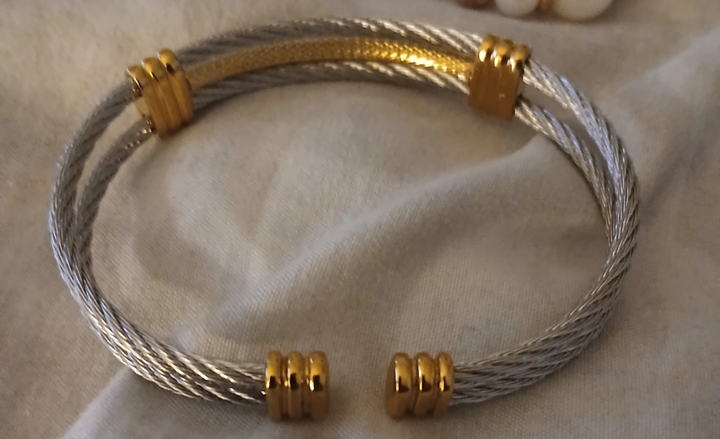Gold-tone and pearl jewellery set - photo 2