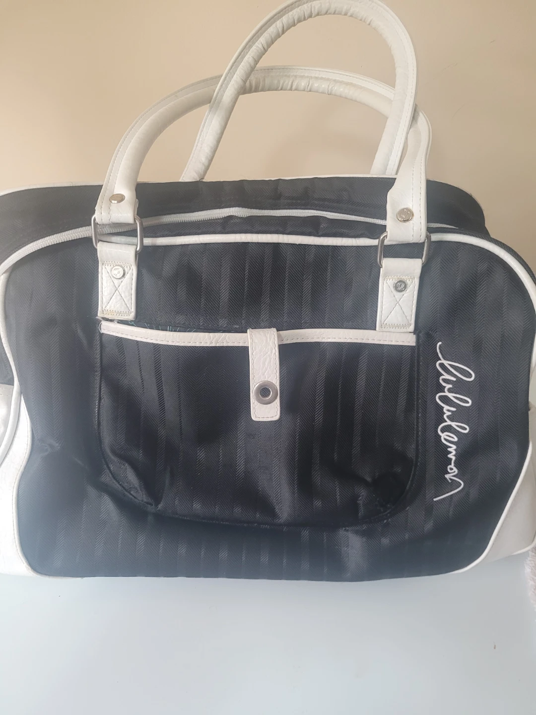 Lululemon Black & White Duffel Bag - photo 2