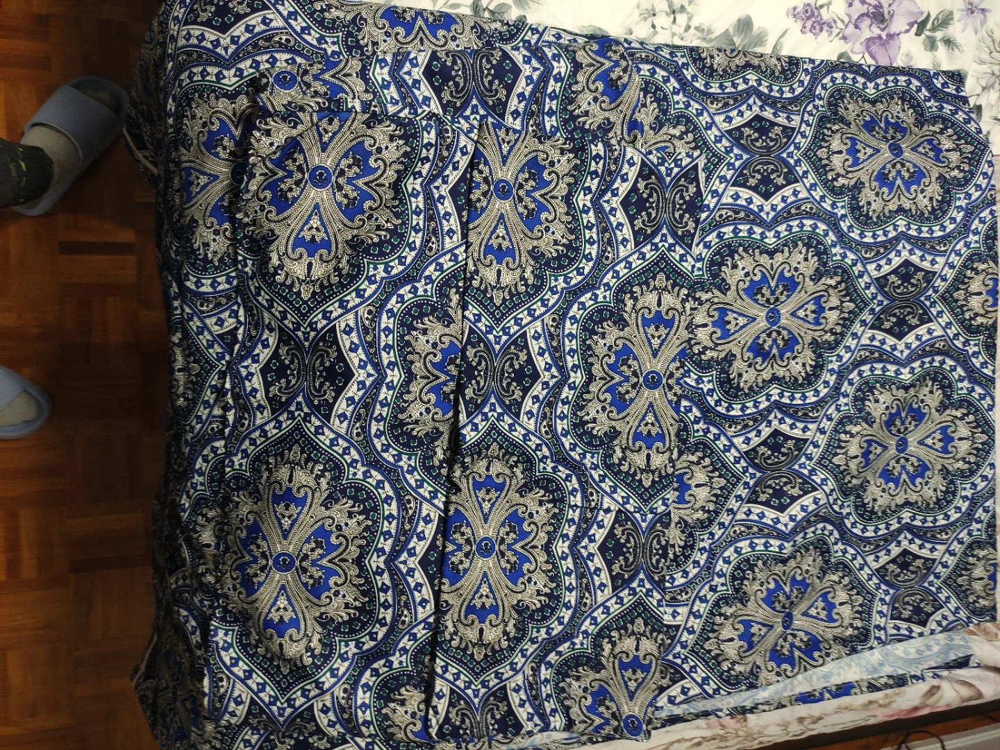 Cotton bedsheets with two pillow cases. Queen size