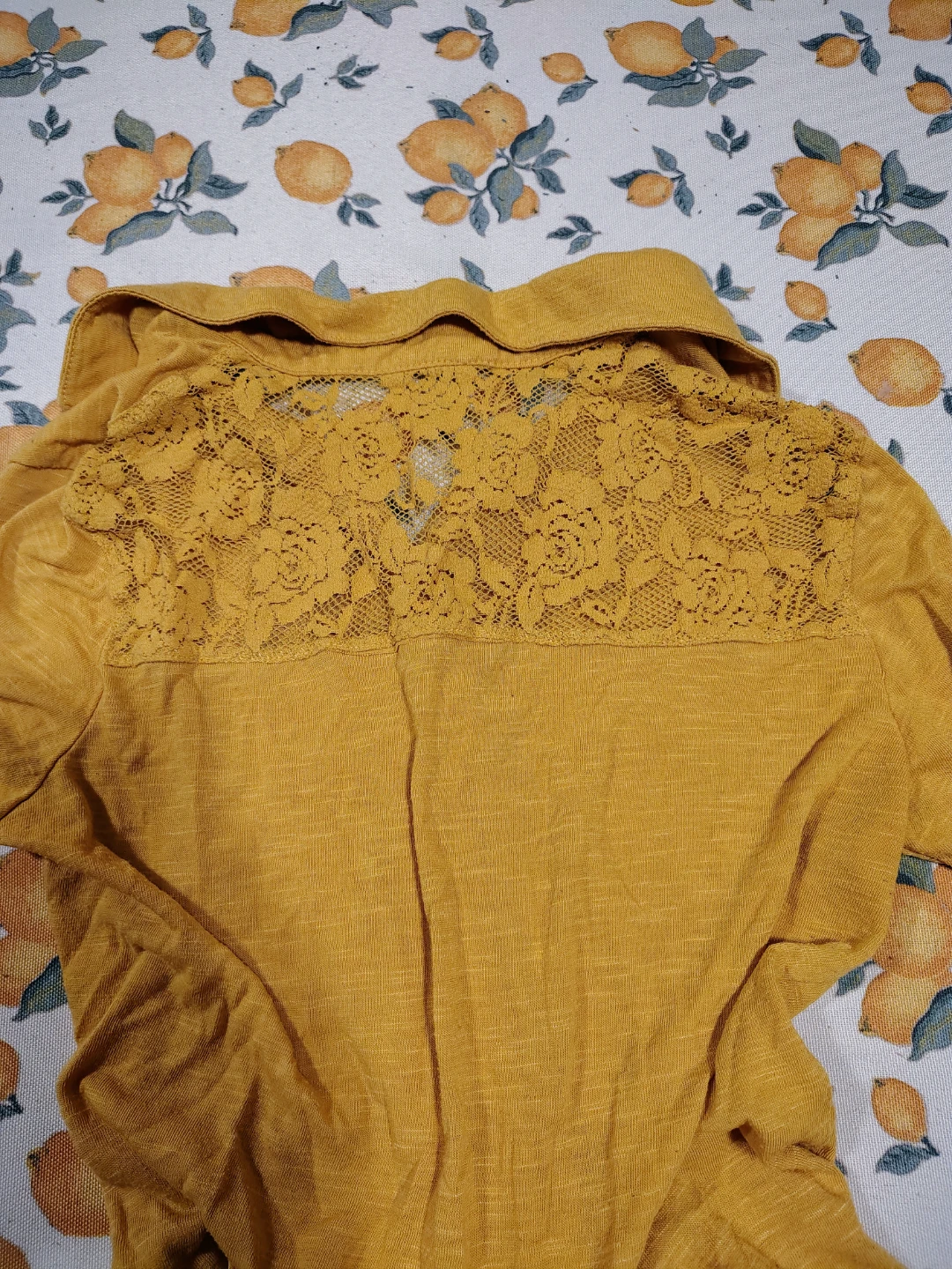 Yellow Lace Back Button-Up Shirt xs - photo 2