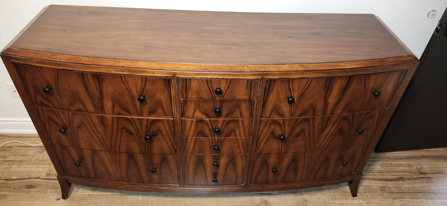 Bedroom set bed and dresser - photo 2