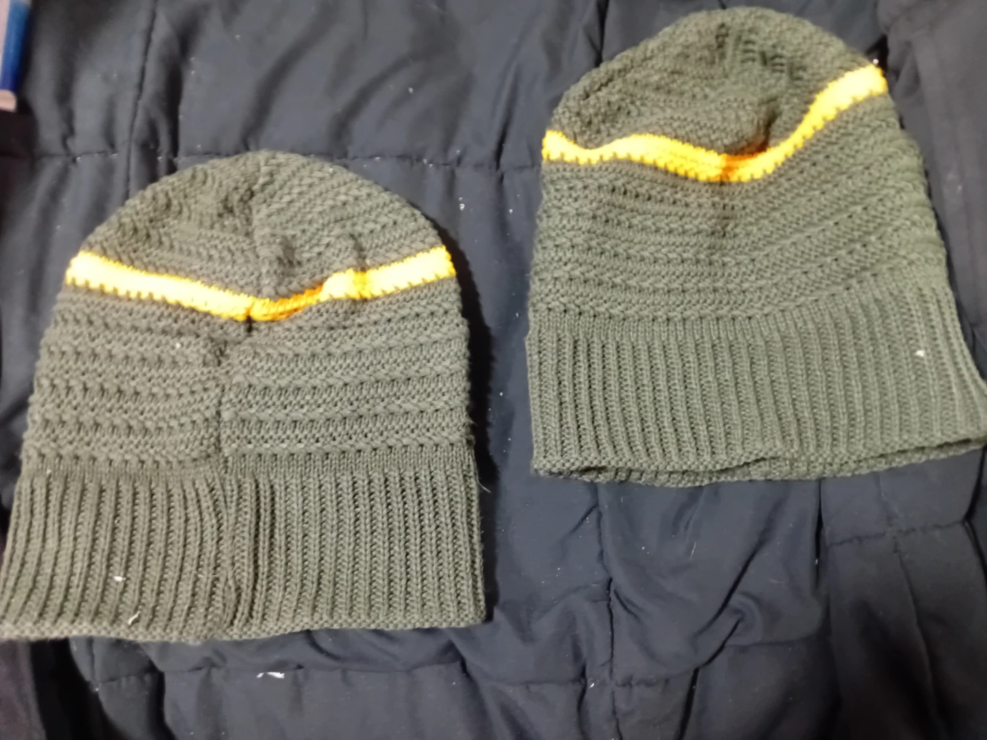 Green knit beanie with orange stripe - photo 2