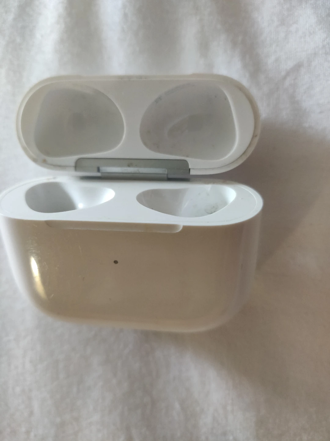 Apple AirPods (3rd Gen) Magsafe Charging Case