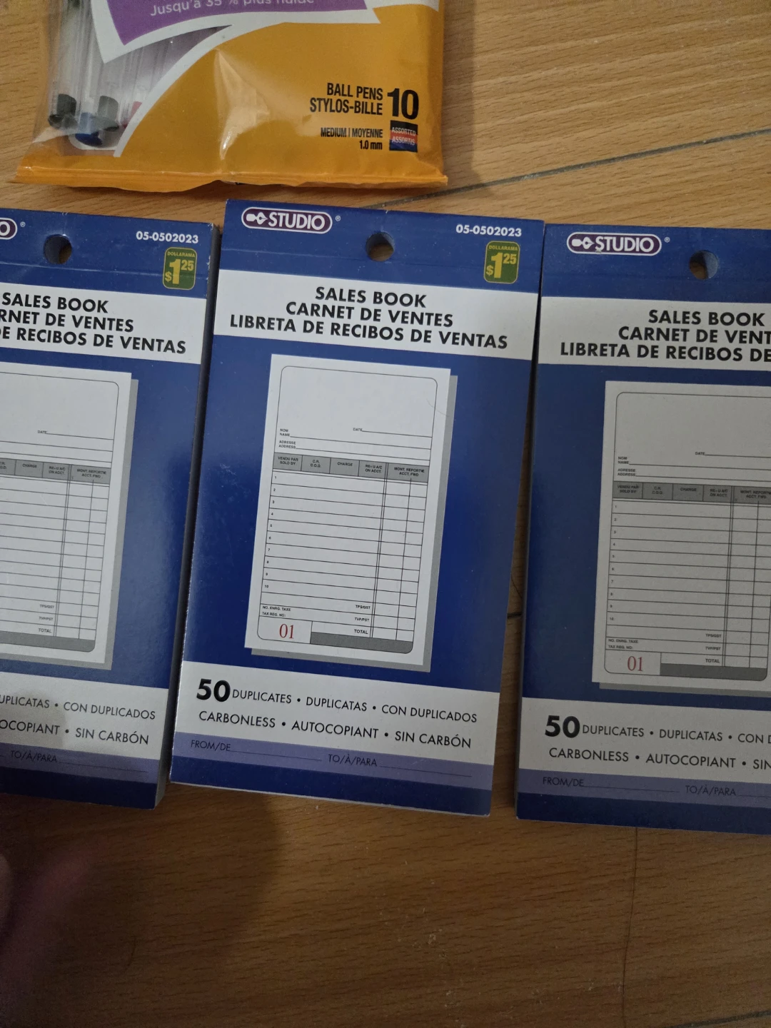 4 sales books (50 Count each) & pack of pens - photo 2