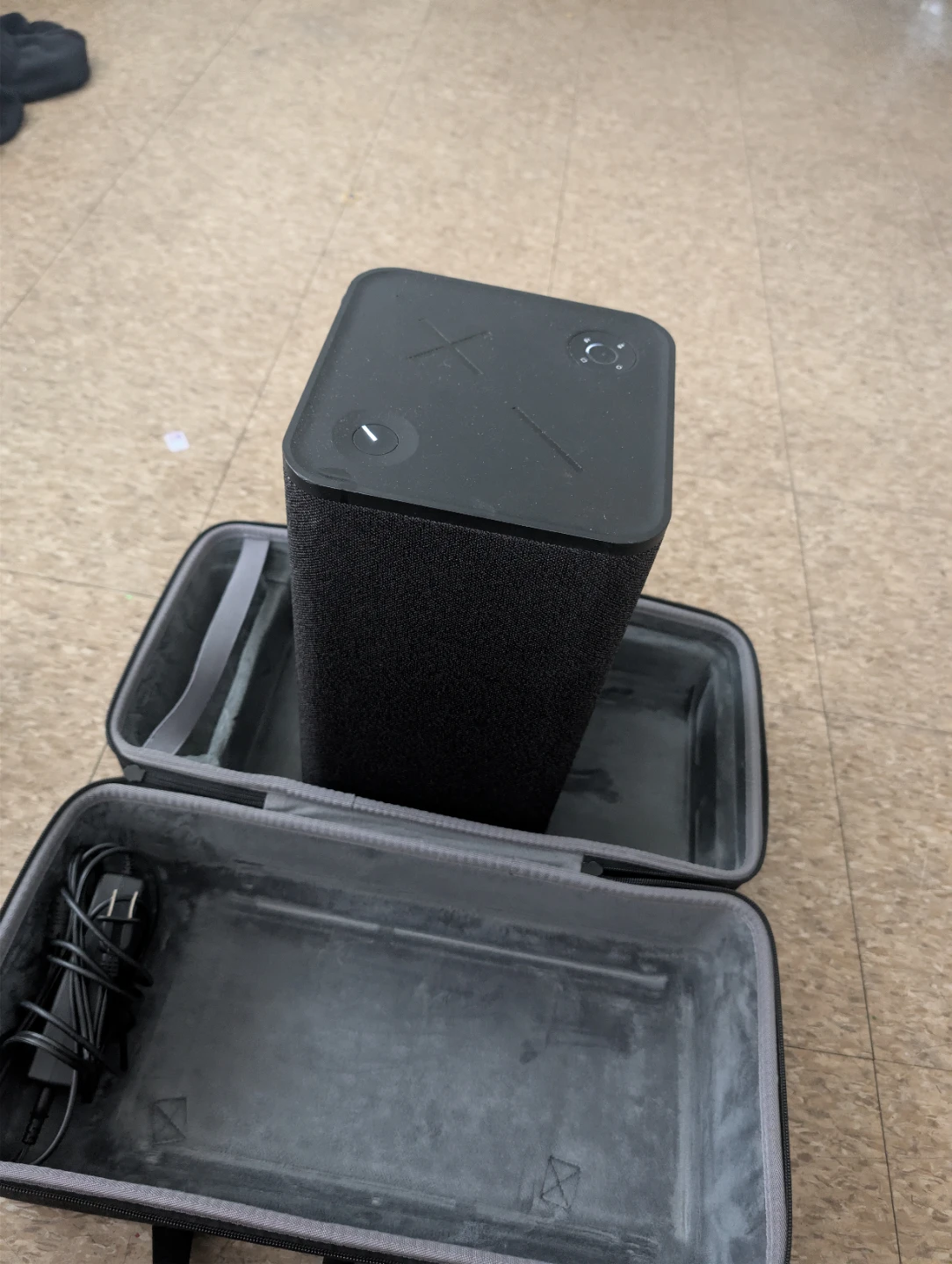 Ultimate Ears HYPERBOOM Portable Wireless Bluetooth Speaker - photo 4