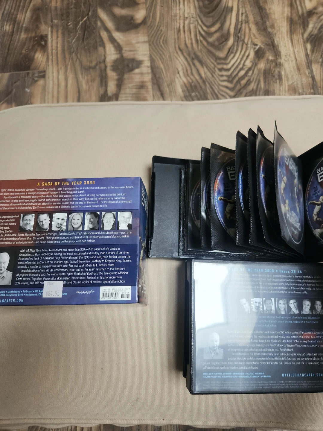 Battlefield Earth A Saga Of The Year 3000 Audiobook CD Set - photo 2