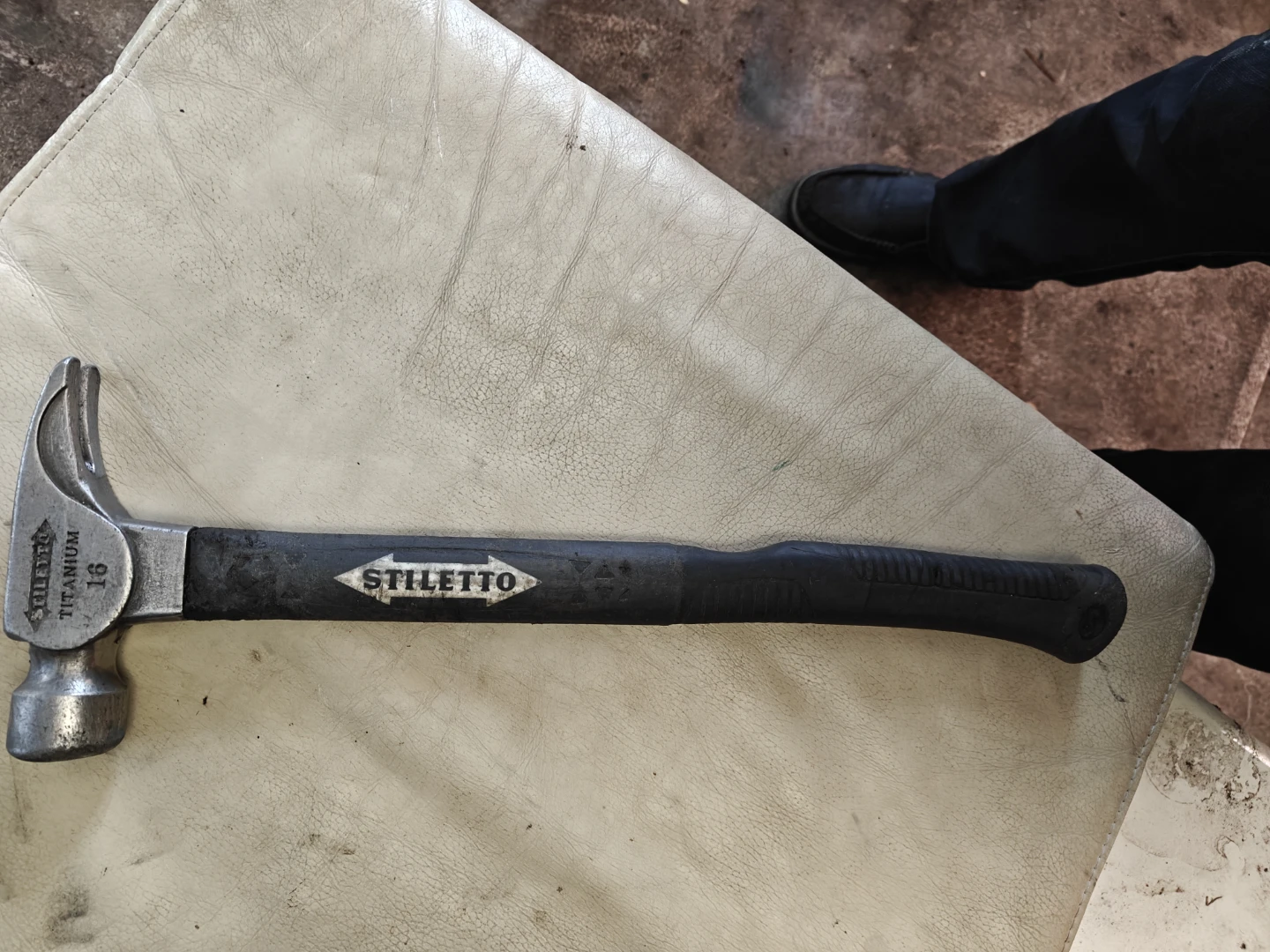 Stiletto 16 oz Titanium Claw Hammer