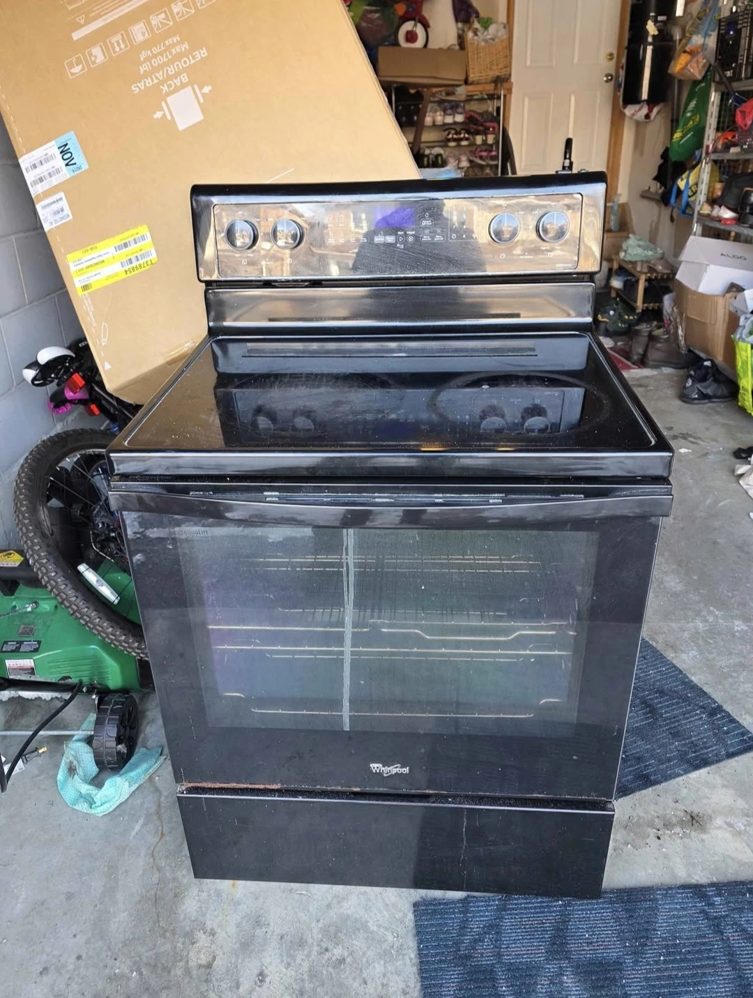 Whirlpool Electric Range - photo 4
