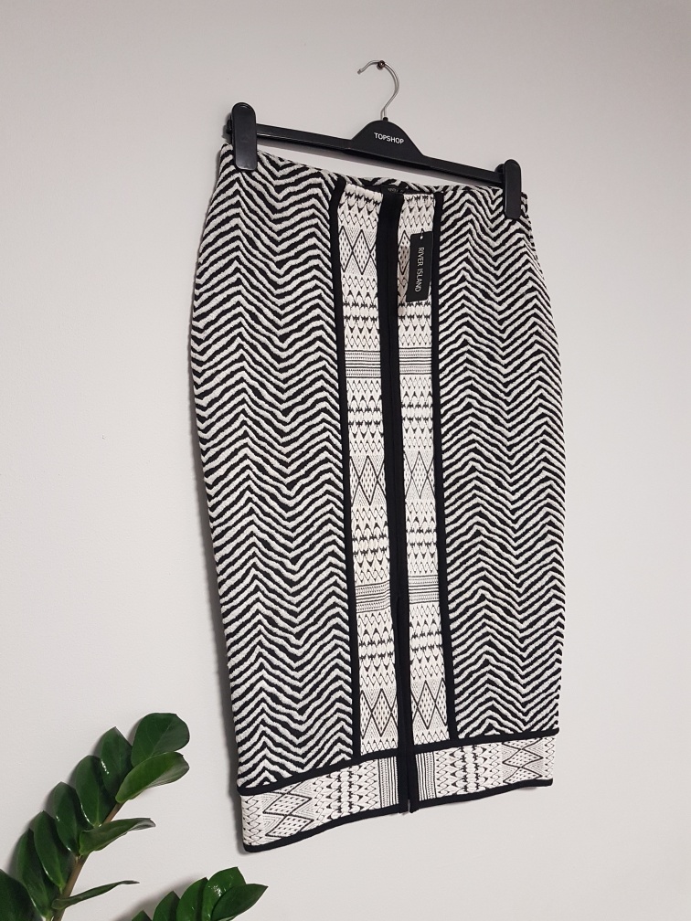 River Island Black & White Patterned Pencil Skirt - Size 12 - photo 2