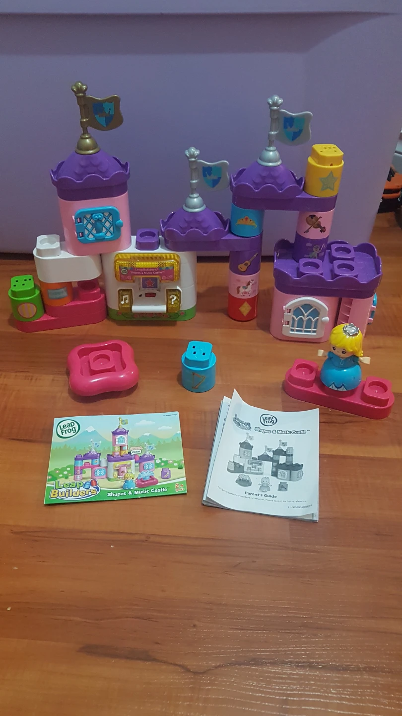 LeapFrog LeapBuilders Shapes and Music Castle Playset  🧡