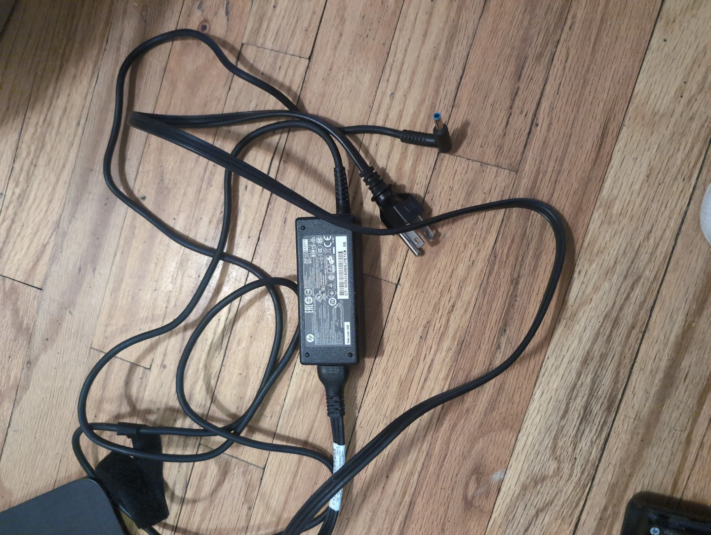 HP Laptop AC Adapter Power Supply - photo 2