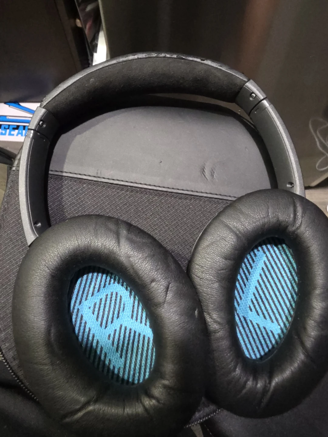 Bose Noise Cancelling Headphones - photo 2