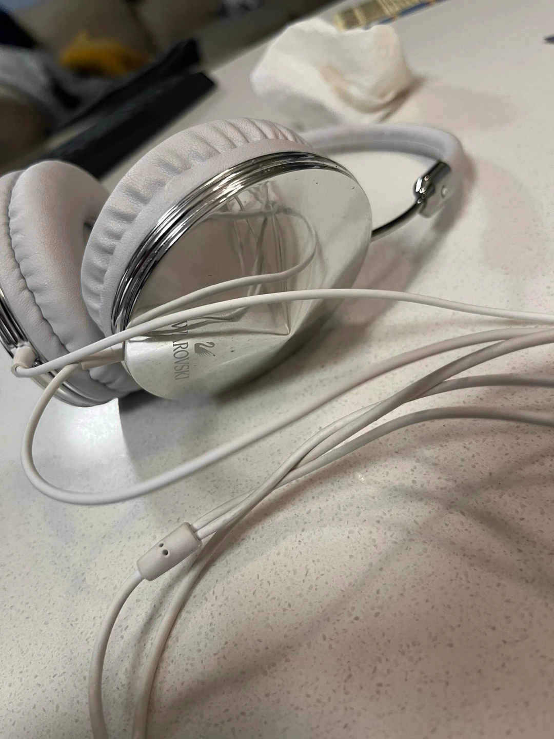 Swarovski White and Silver Headphones - photo 3