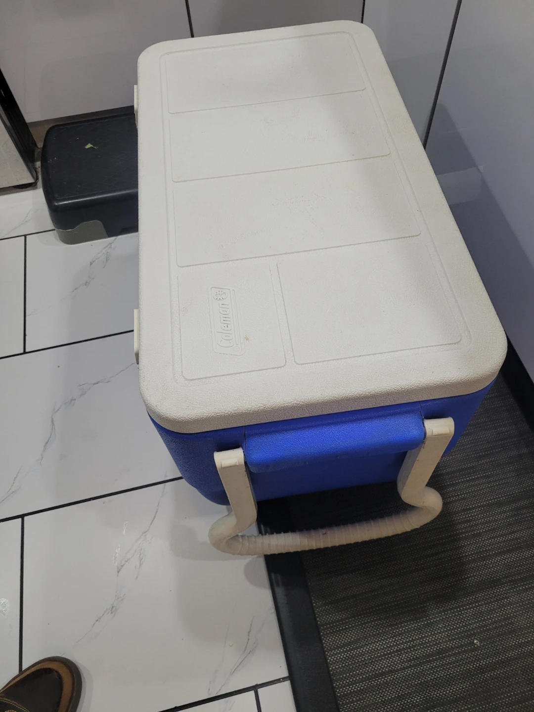 Coleman Cooler with Wheels - photo 2