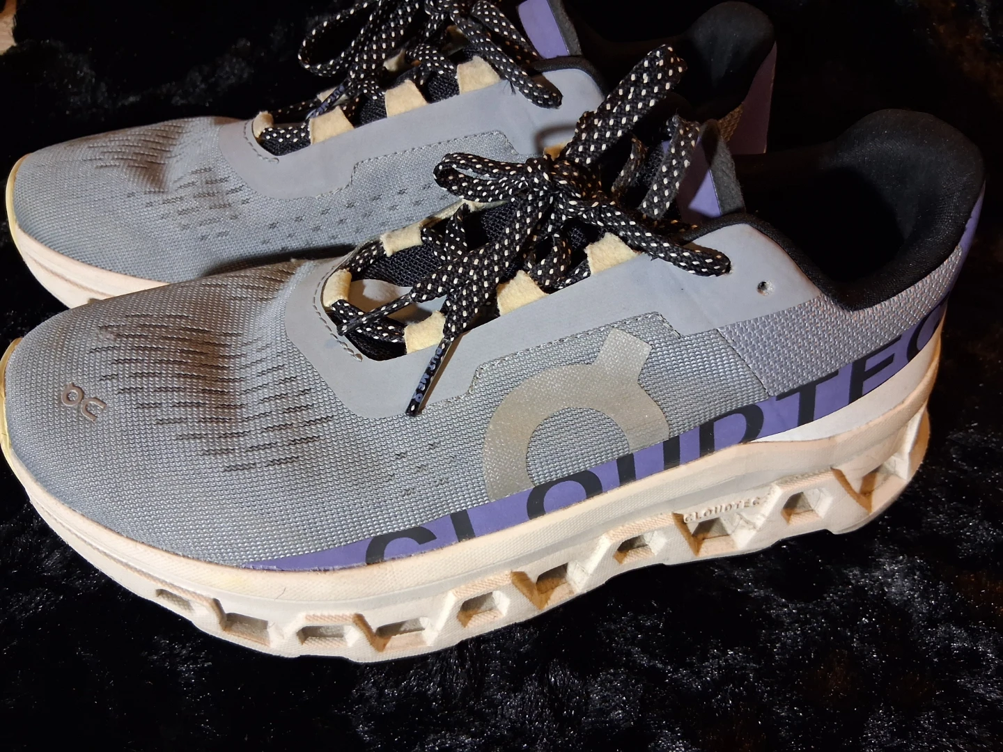 On Cloudswift Running Shoes