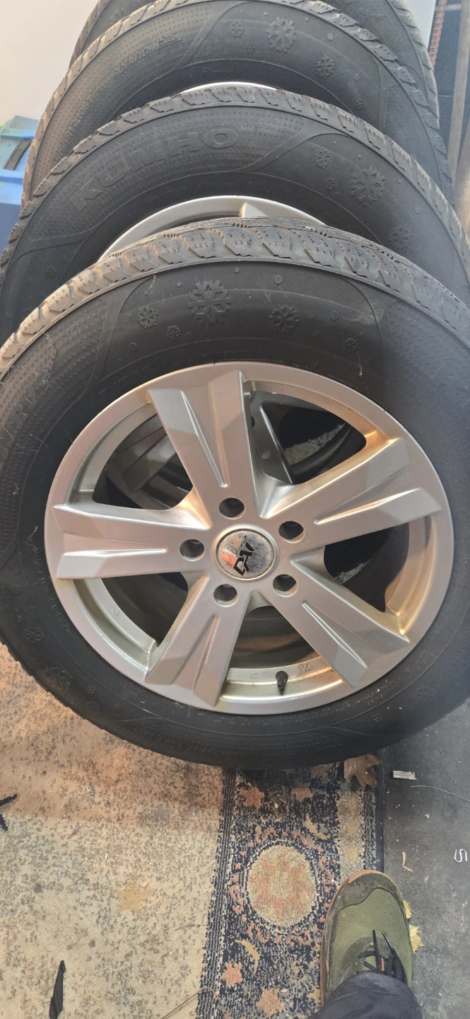 4x Winter Tires - 225/65R17 Aluminium 17" Rims
