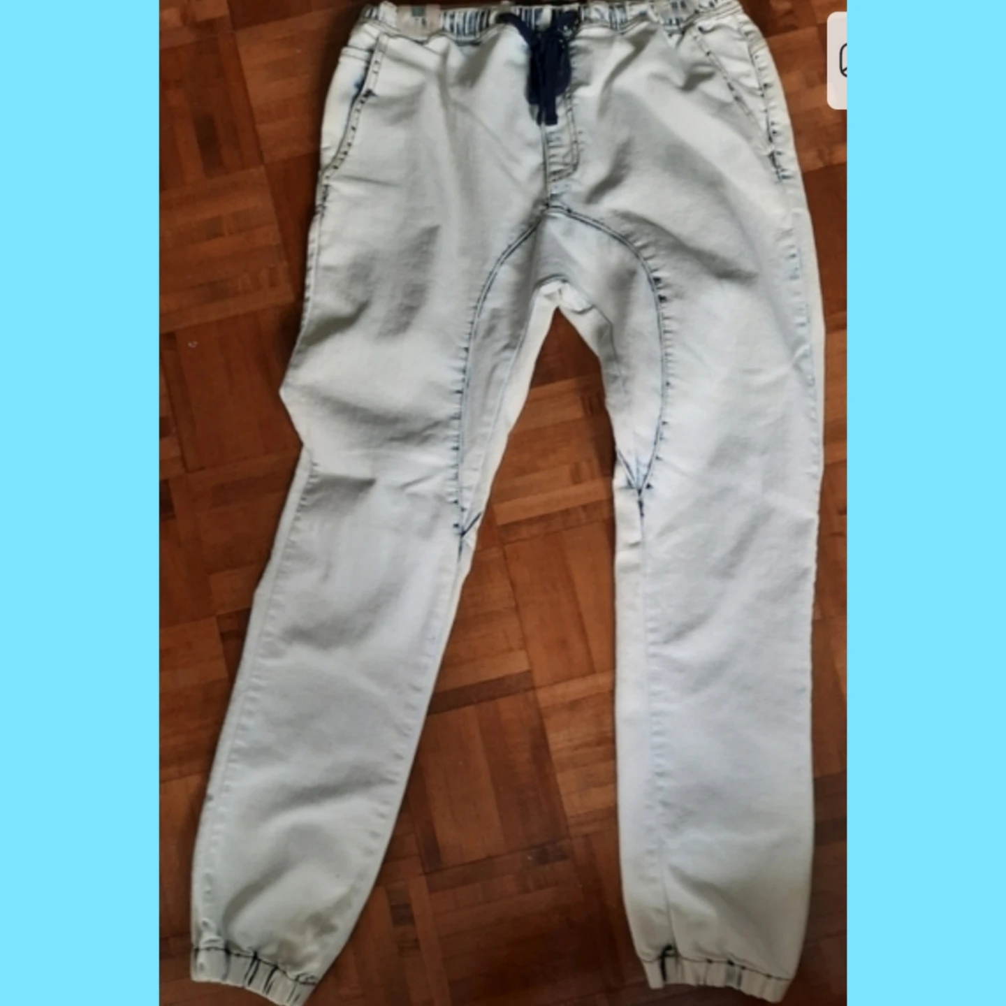 Men's Light Wash Jogger Pants
