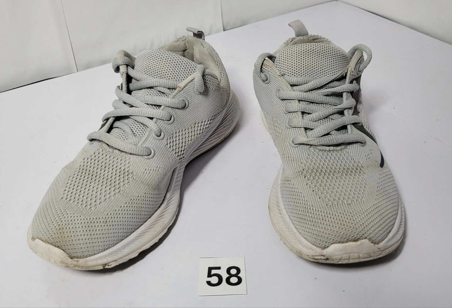 Gray Athletic womens Shoes, size 4 (58)