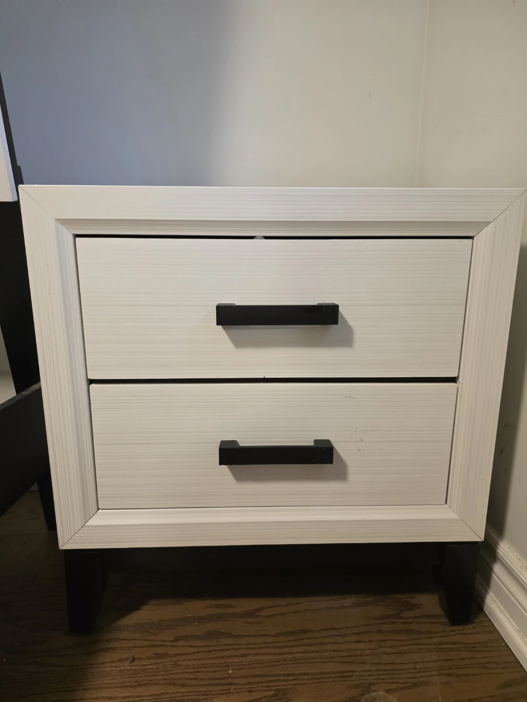 White 2-Drawer Nightstand