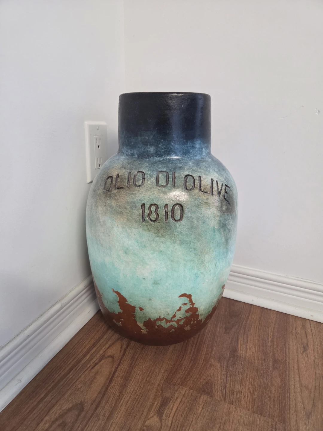Olio Di Olive 1810 Decorative Vase