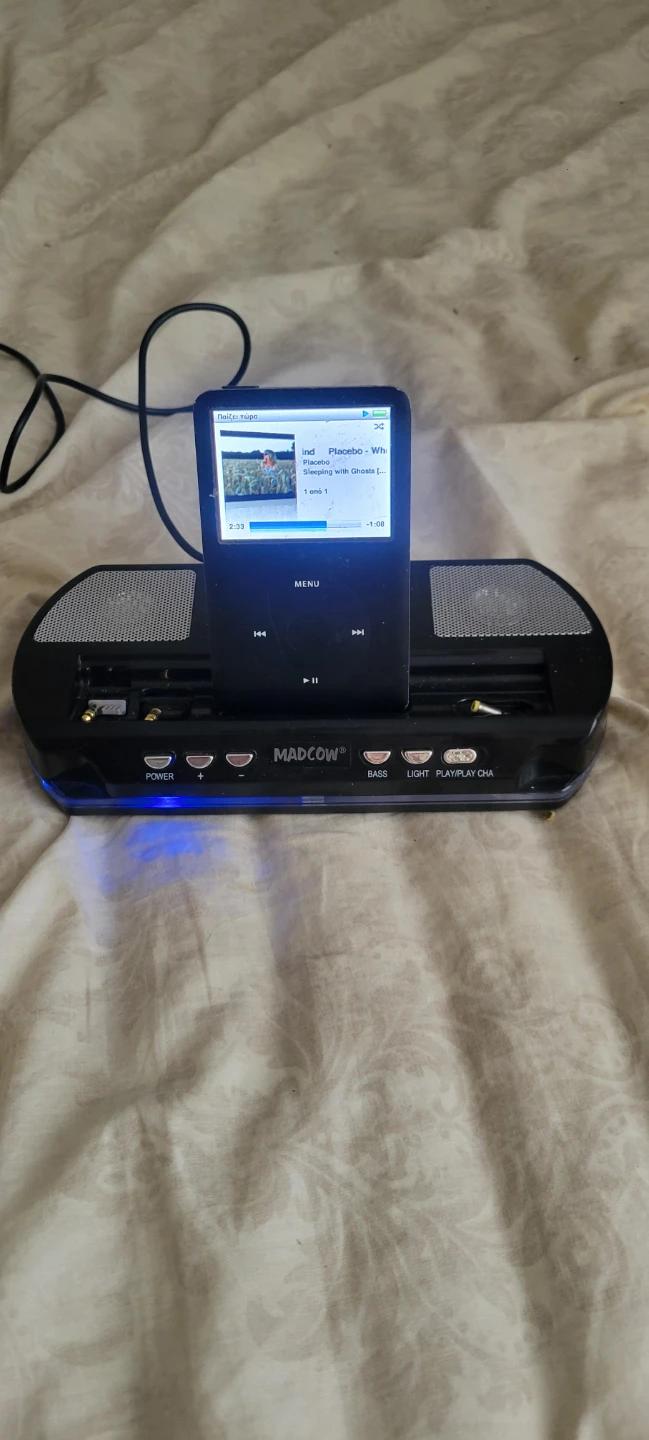 iPod classic and Speaker with Lights
