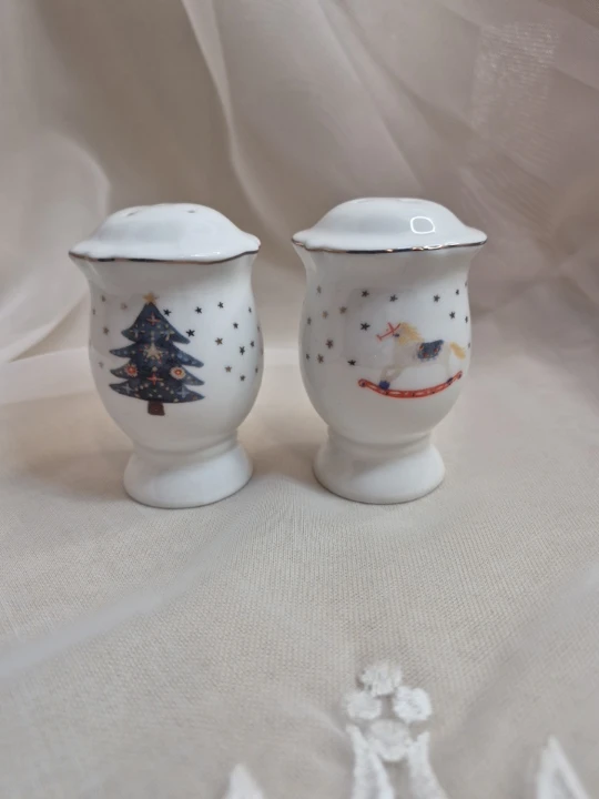 Holiday Christmas Salt & Pepper Set