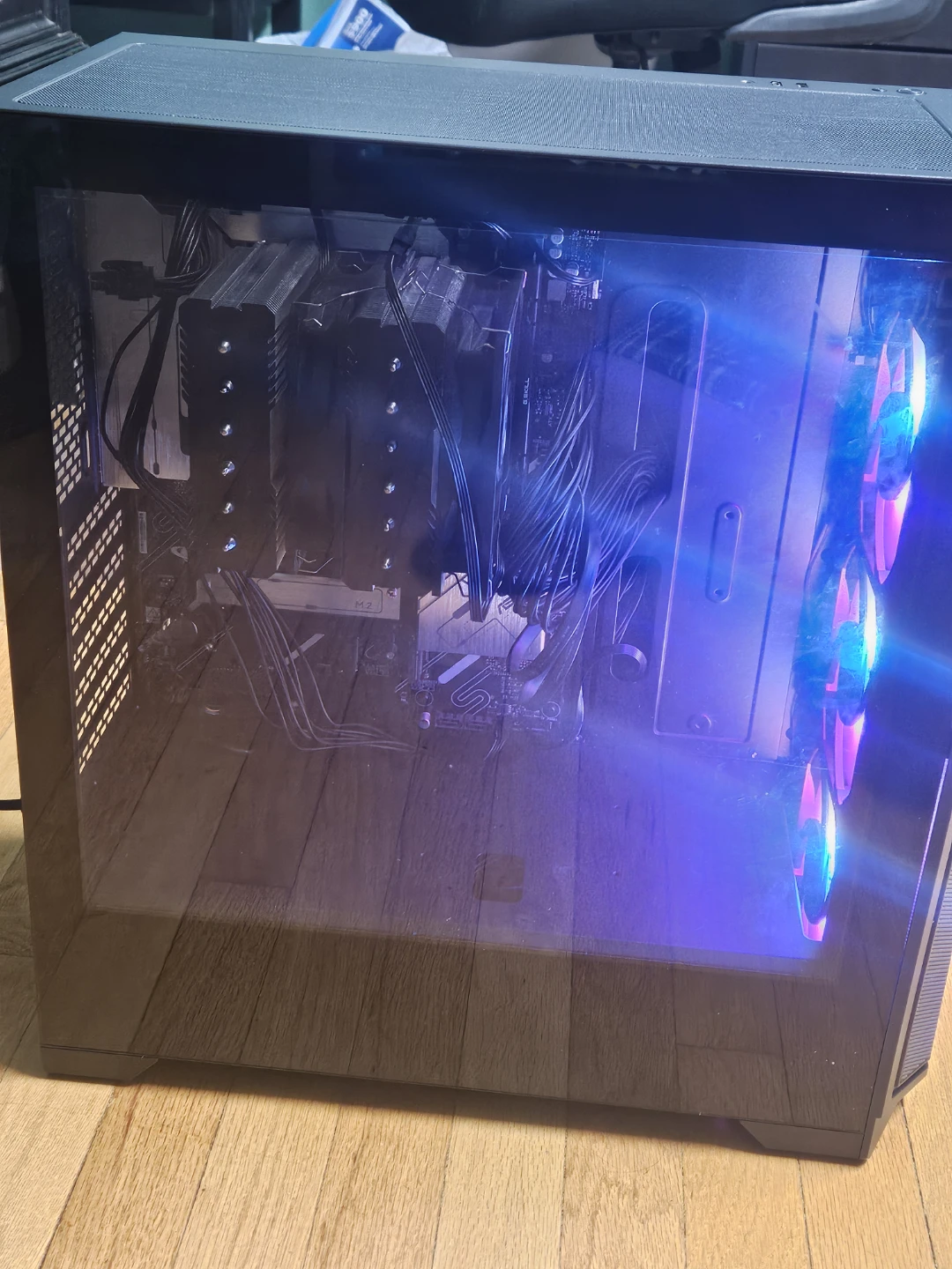 Custom Gaming PC: Ryzen 7 9850X3D, RTX 5070, 32GB DDR5 - Hinsdal