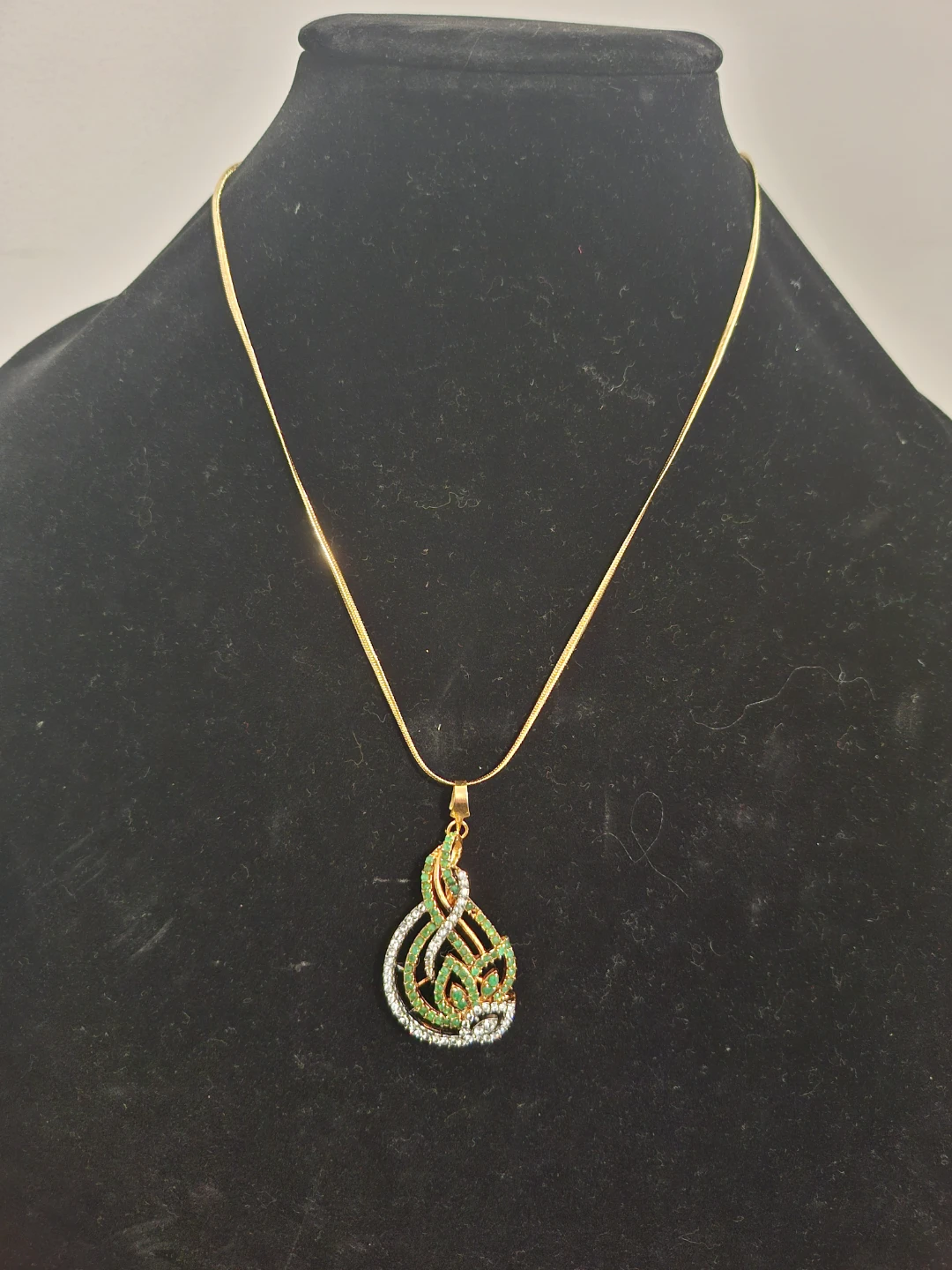 Gold-tone Jewelry Set with Green and Clear Stones - photo 2