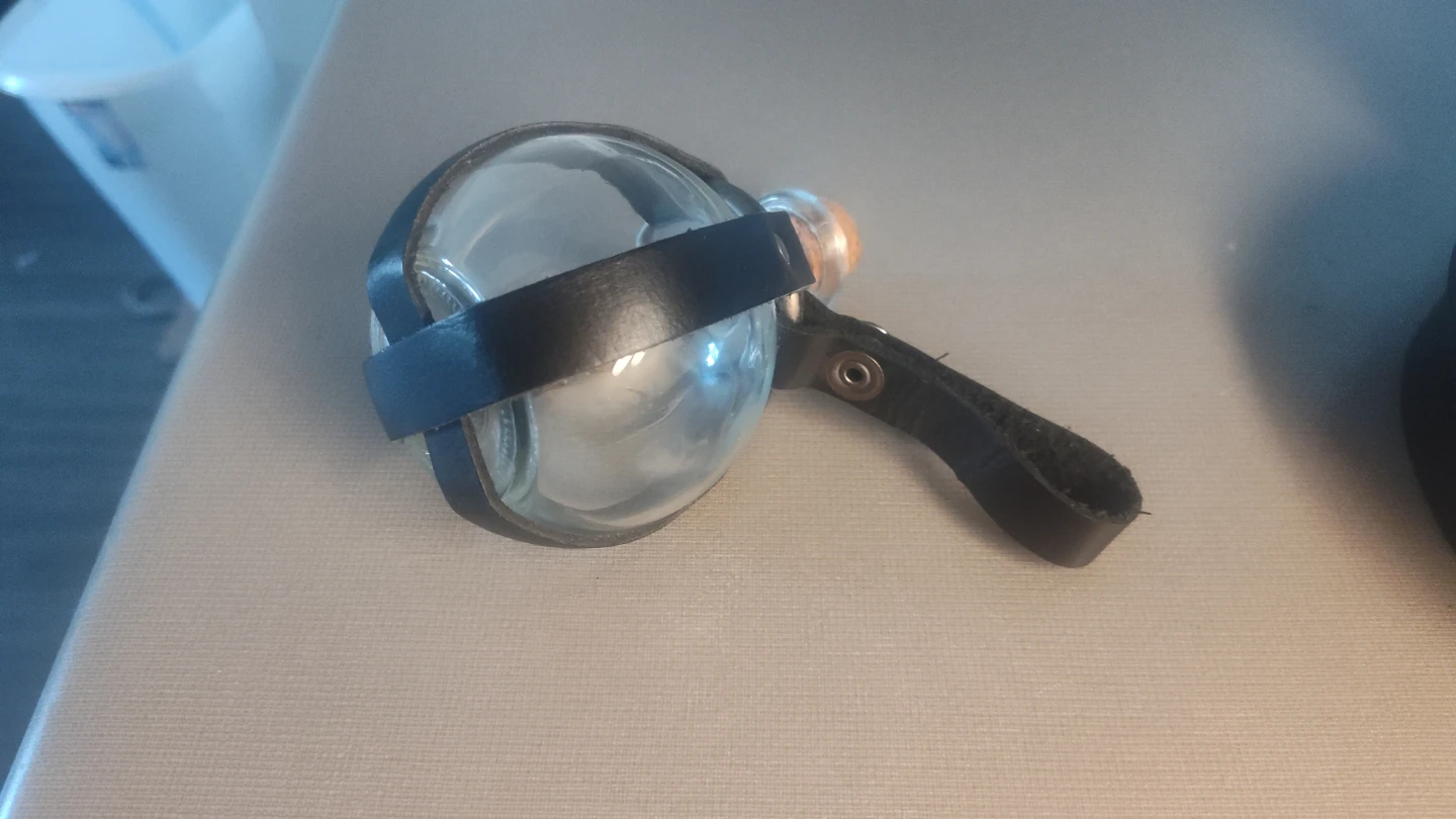 Glass Flask with Leather Holder - photo 3